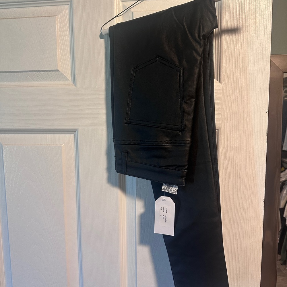 Black Women's leather skinny jeans
